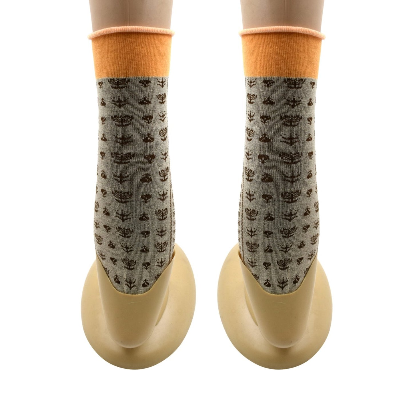 Organic breathable socks with a floral pattern in gray and orange for comfortable everyday wear