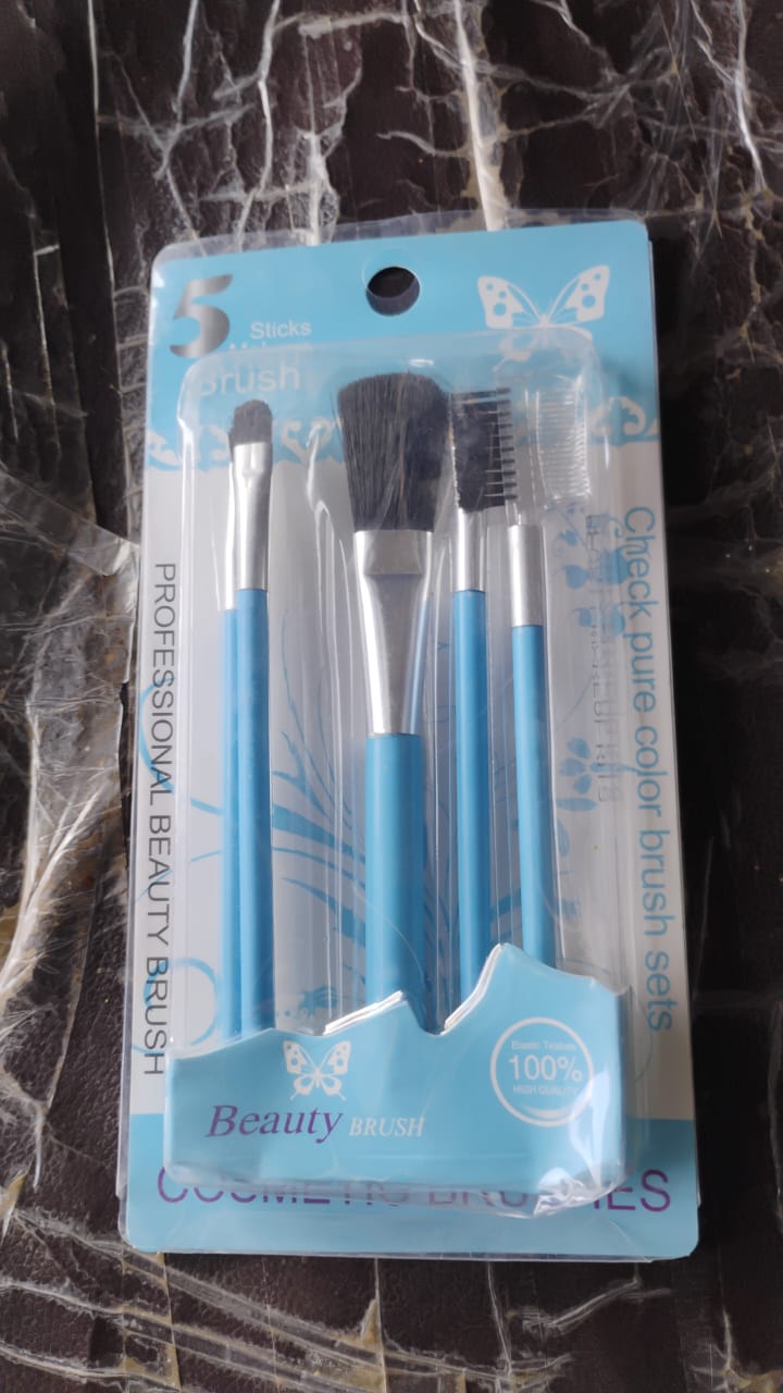 Your Brand organic makeup brushes set featuring five essential brushes in a stylish blue packaging