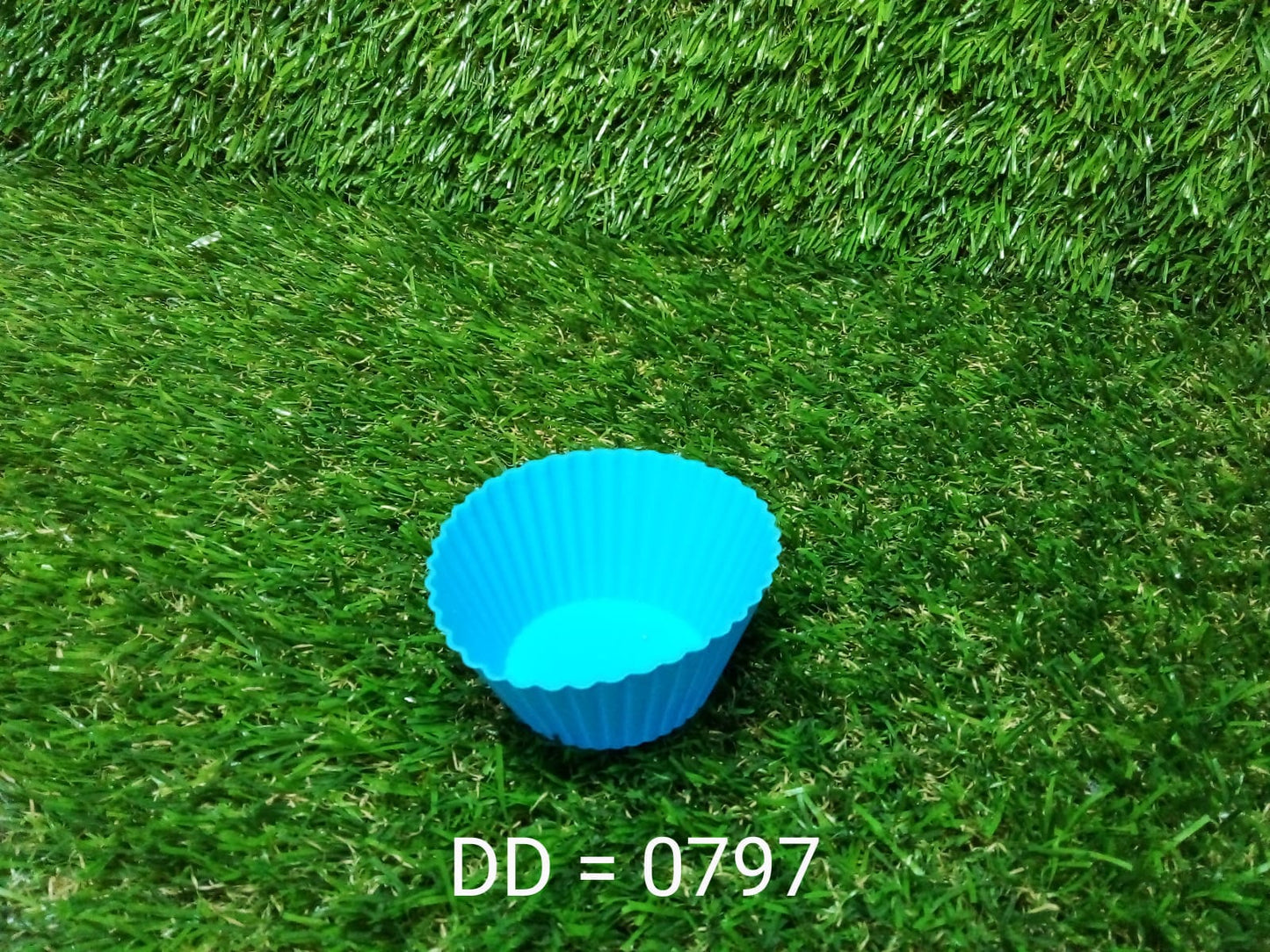 Blue silicone cupcake mould for baking, perfect for creating tasty treats and desserts