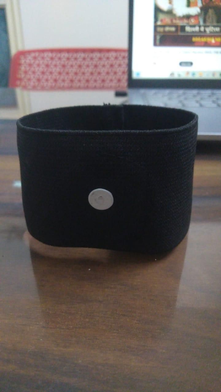 Black sugar control wristband designed for tracking and managing sugar levels
