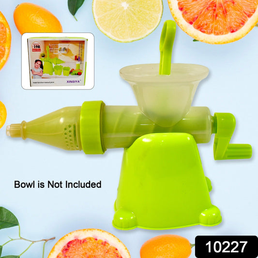 Manual plastic juicer in green for easy citrus juice extraction without electricity