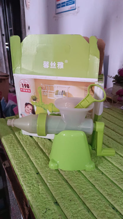 Your Brand Manual Plastic Juicer in Green for Fresh Juice at Home, Includes Easy-to-Use Design