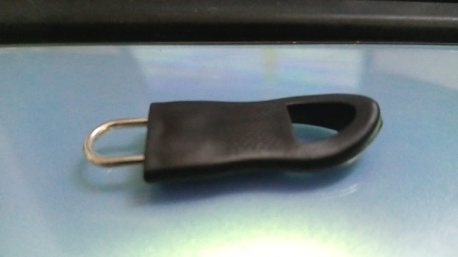 Zipper Pull Tab Replacement in Black for Easy Gripping and Use on Zippers